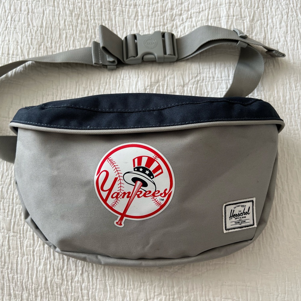 Herschel Supply x MBL Yankee  Gray and Black Belt Bag